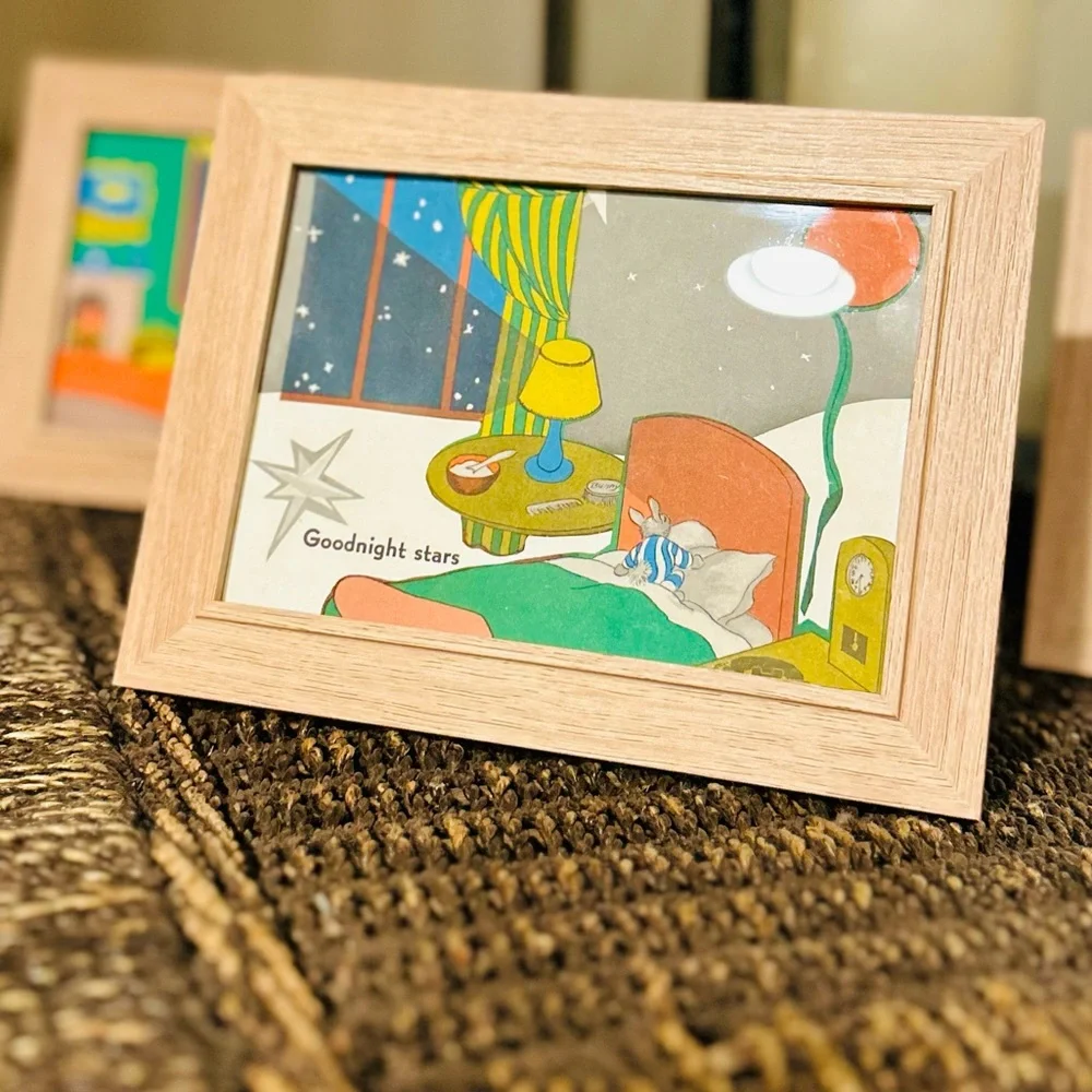 Wooden Frame with Illustrated Art - Picture 7 of 15